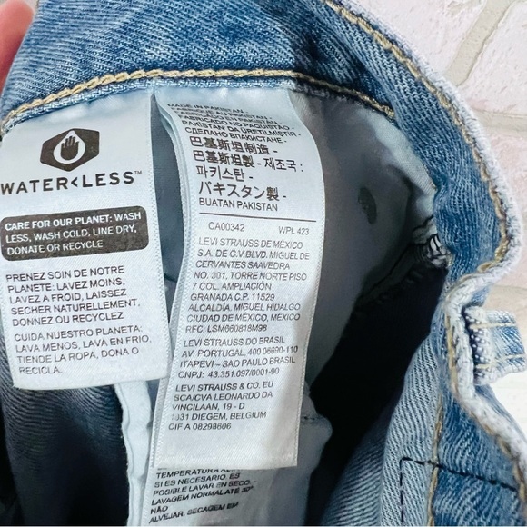 Levi's ‘94 Baggy Straight Leg Distressed Jeans Size 24 - Picture 10 of 10